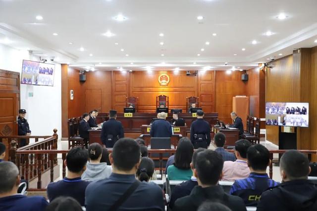 海南省足协原主席吕建海受审：受贿贪污数额惊人，庭审细节曝光