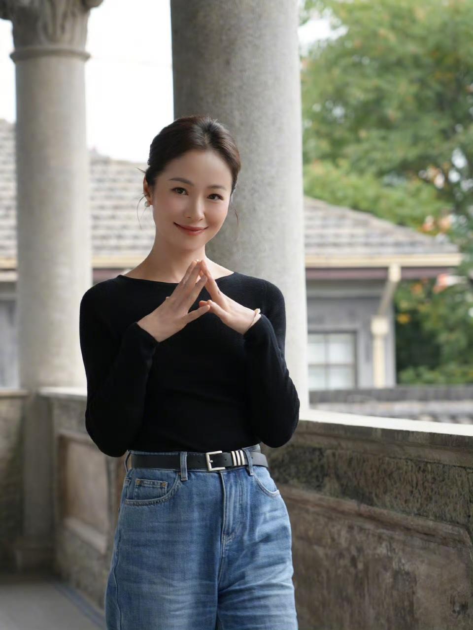 江一燕官宣离婚后首发声：自洽小世界闪耀，婚姻体面落幕