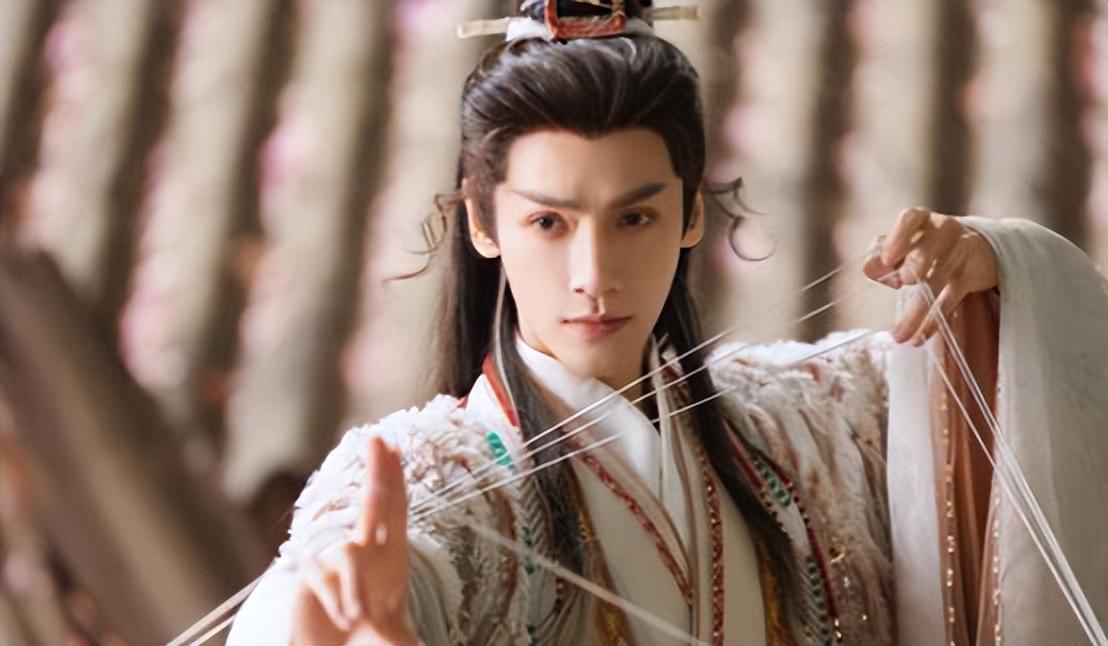 仅播40分钟热度破21000！《山河枕》登顶热榜成年度古装爆款