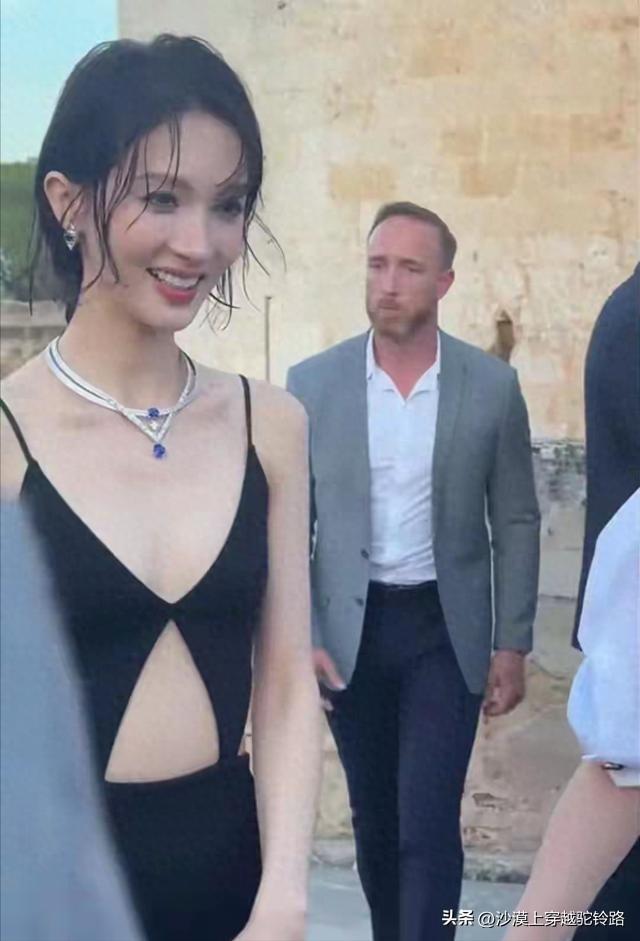 金晨时尚穿搭引热议：不冷不尴尬吗？