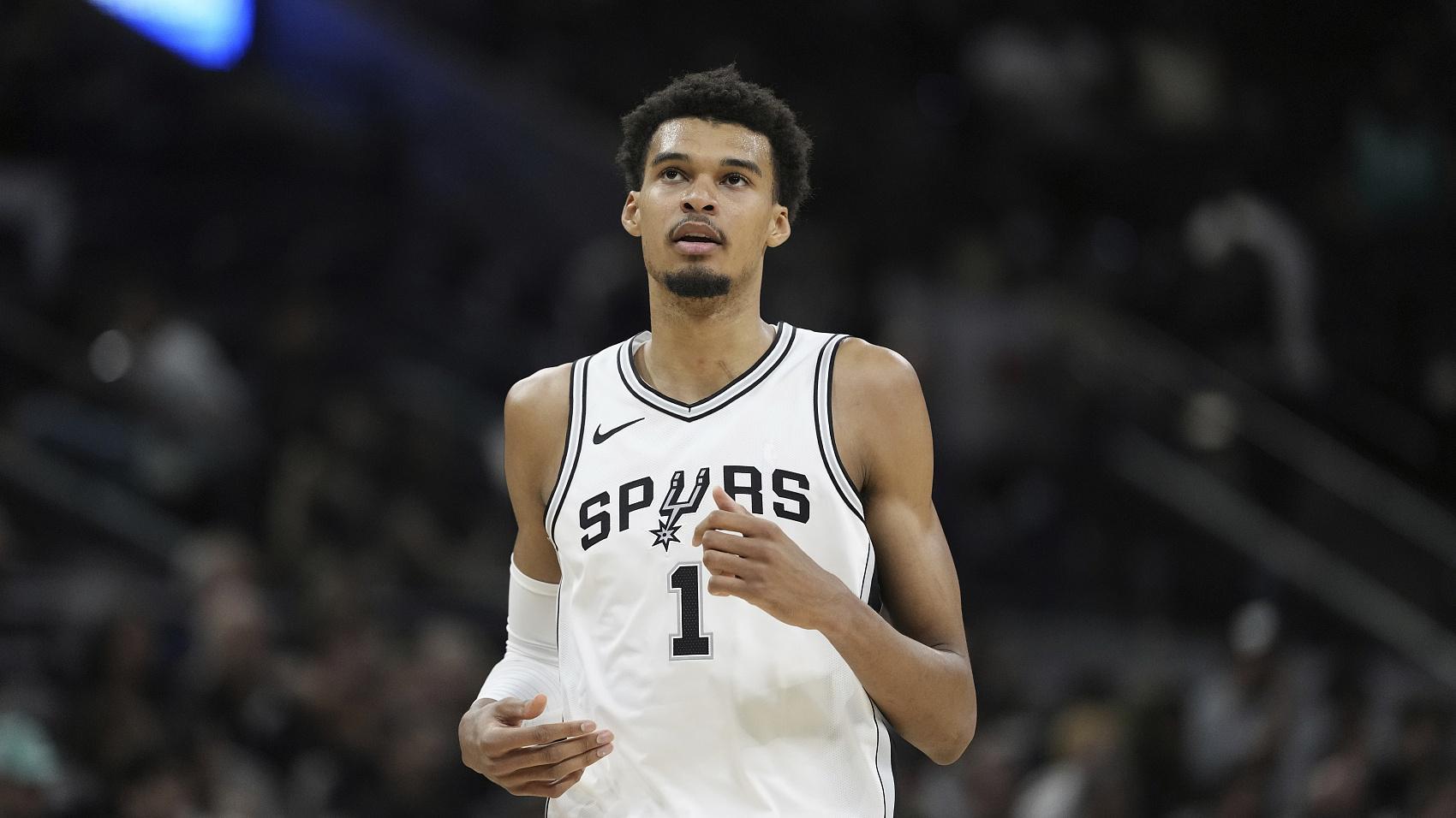 NBA开赛8人场均30+！里弗斯逆袭，亚历山大仅第3，得分王花落谁家？