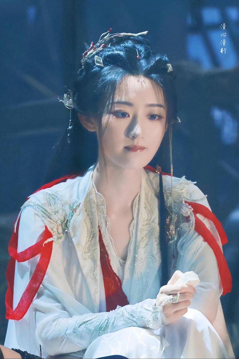 杨雨潼红鹤淮写真