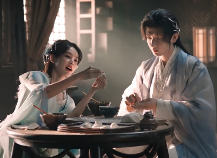 《山河枕》首播即登顶！权谋复仇大戏引爆观众好评