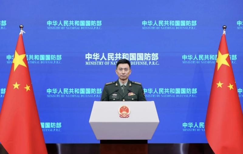 网友自发修复‘为人民服务’地标，国防部高度评价其意义非凡