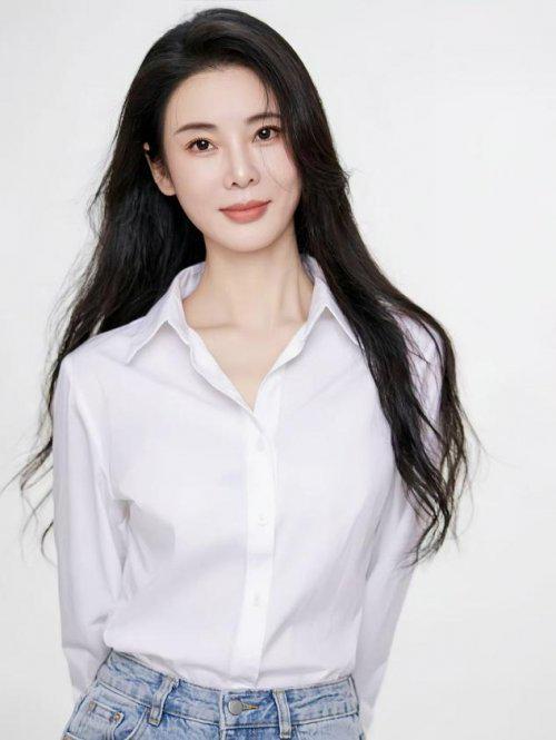 《泼辣厂花》：2025短剧新标杆，女性独立觉醒的年代赞歌