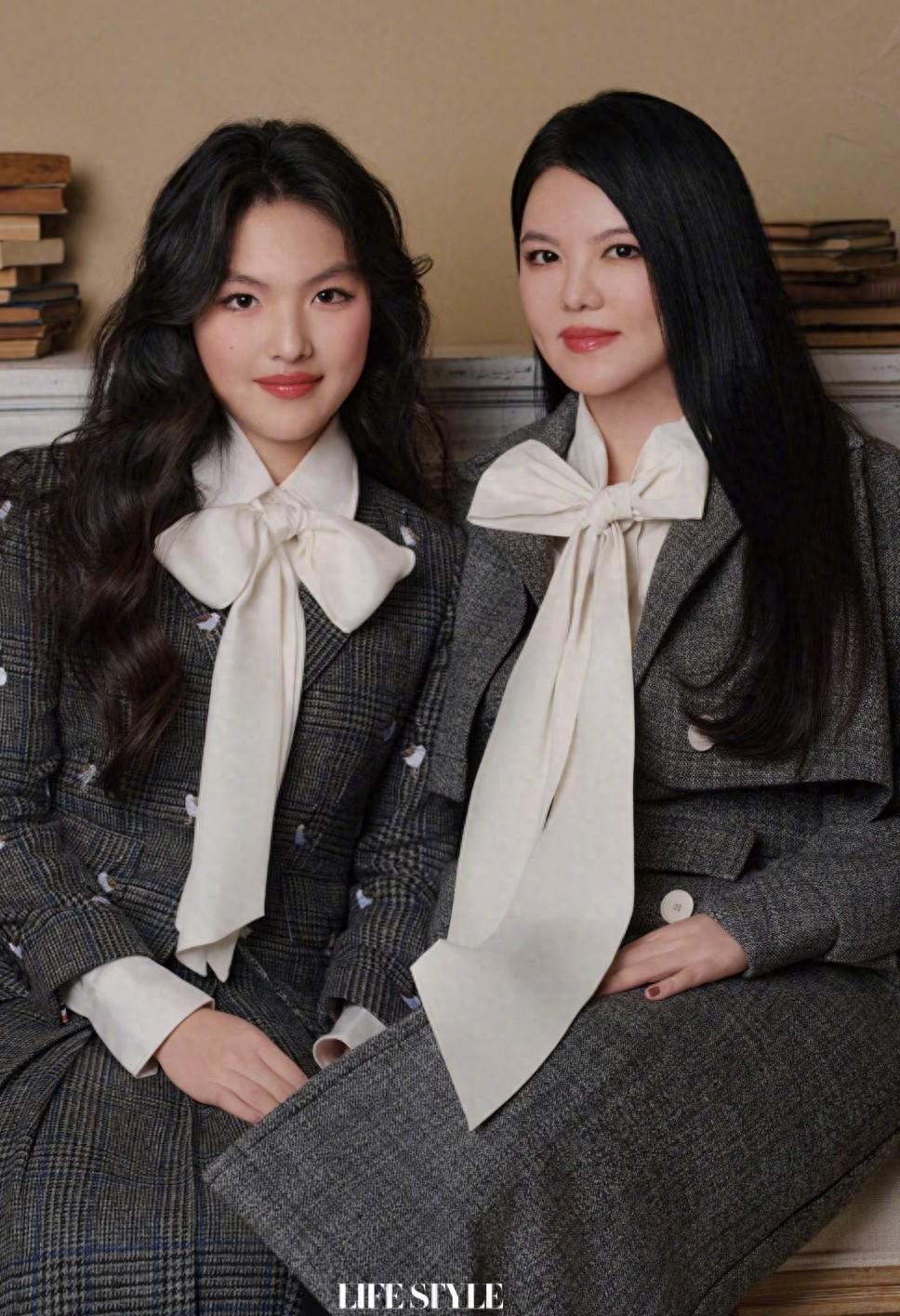 李湘王诗龄母女十月封面大片曝光，精修图惊艳网友直呼认不出