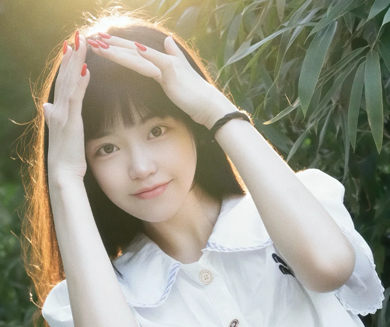 司晓迪太猛！自曝有全娱乐圈的瓜，和鹿晗是朋友，李云迪酒店常客