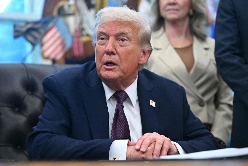 特朗普回国即遇冷：全球关税政策遭否决，内外危机接踵而至