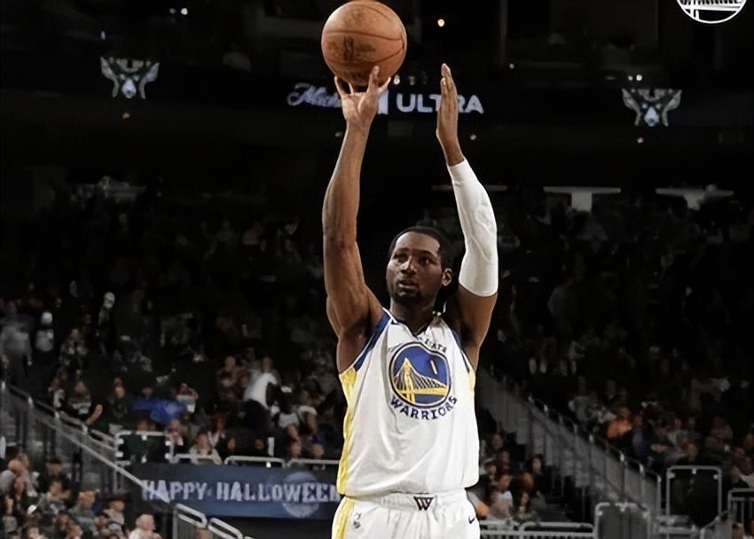 库明加稳定输出！篮板防守串联罚球全升级，勇士新星崛起