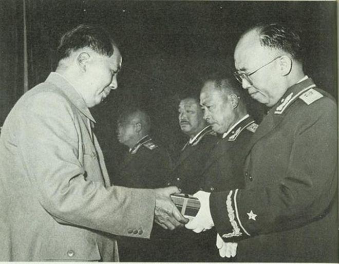 十大元帅与毛主席关系亲疏揭秘：三档排序背后的历史真相