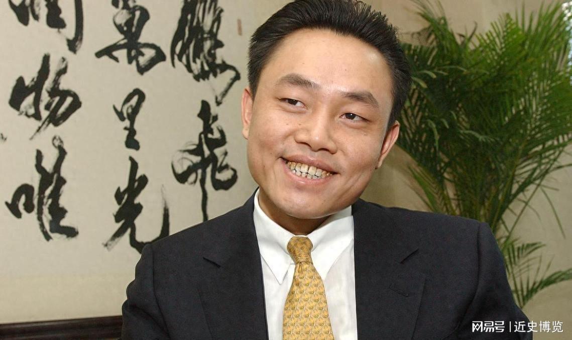 黄光裕四年巨亏400亿仍不下牌桌,国美帝国如何走向崩塌?