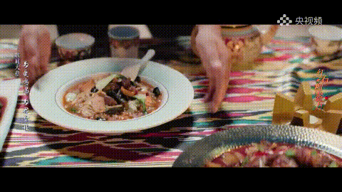 《红石榴餐厅》：新疆人文与烟火交织的治愈故事