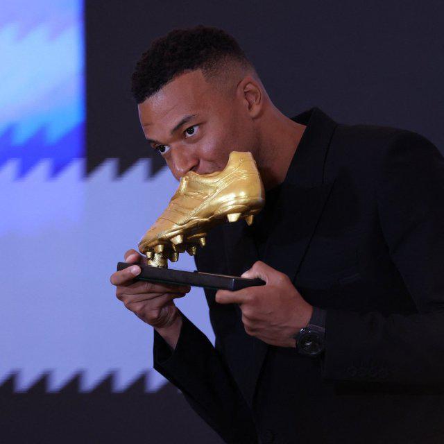 姆巴佩荣膺2024-25赛季欧洲金靴，皇马全队见证历史时刻