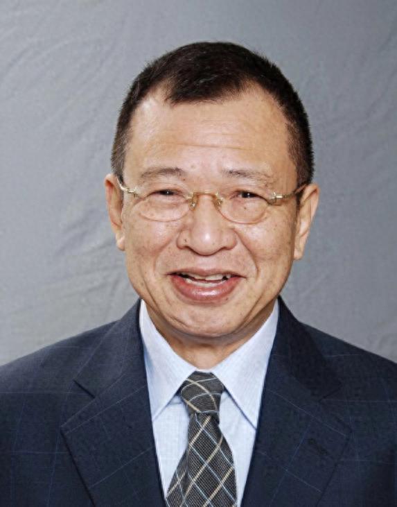 许绍雄追悼会细节曝光！家属呼吁捐赠代替花篮，善举感动网友