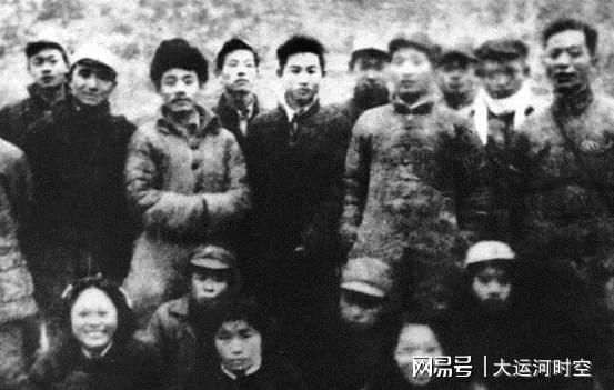 1955年周恩来难题：无职务老革命郑位三该定多少工资？毛主席定调
