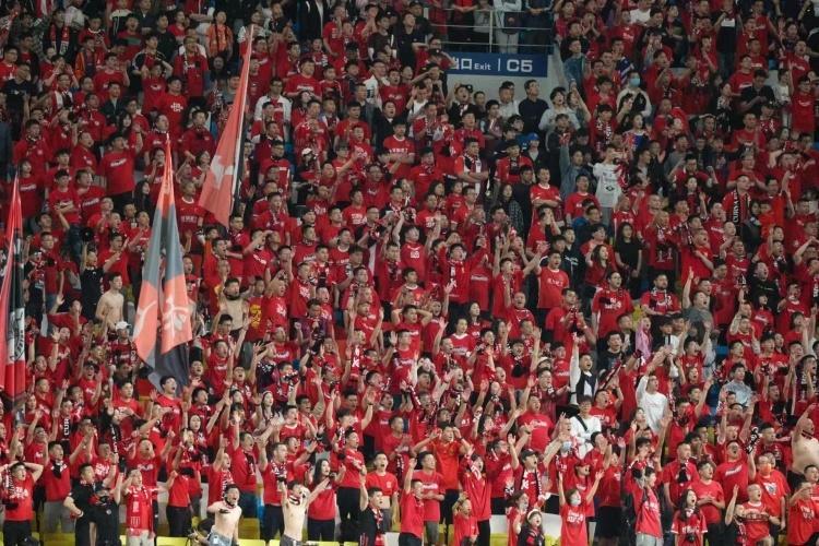 成都蓉城无缘冠军引球迷愤怒 官微致歉遭爆破管理层成众矢之的