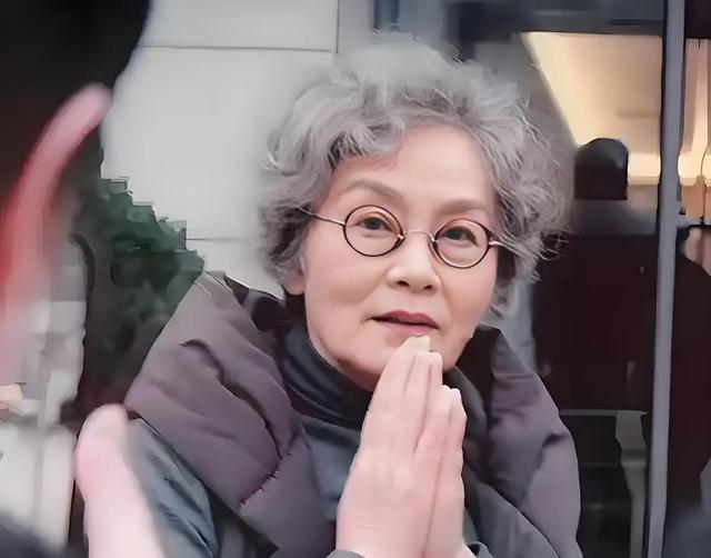 钱再多有什么用？官媒揭开70岁潘虹的真实现状，董卿说的一点没错