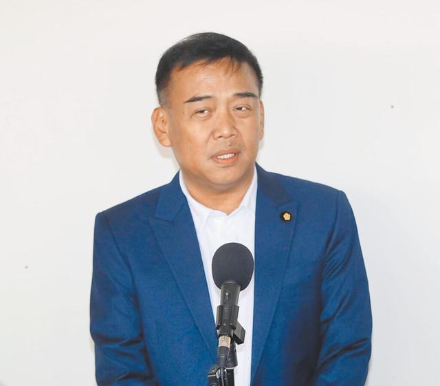 国民党两民代遭起诉 郑丽文：民进党打压在野党 将组律师团