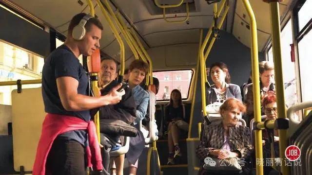 芬兰省级官员未让座事件：社会公德与职业责任的反思