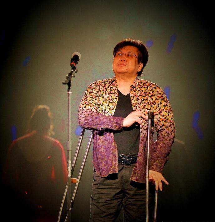 郑智化深圳机场事件：道歉与监控视频引发的舆论风波