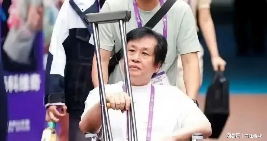 郑智化深圳机场事件：连滚带爬背后的舆论风波