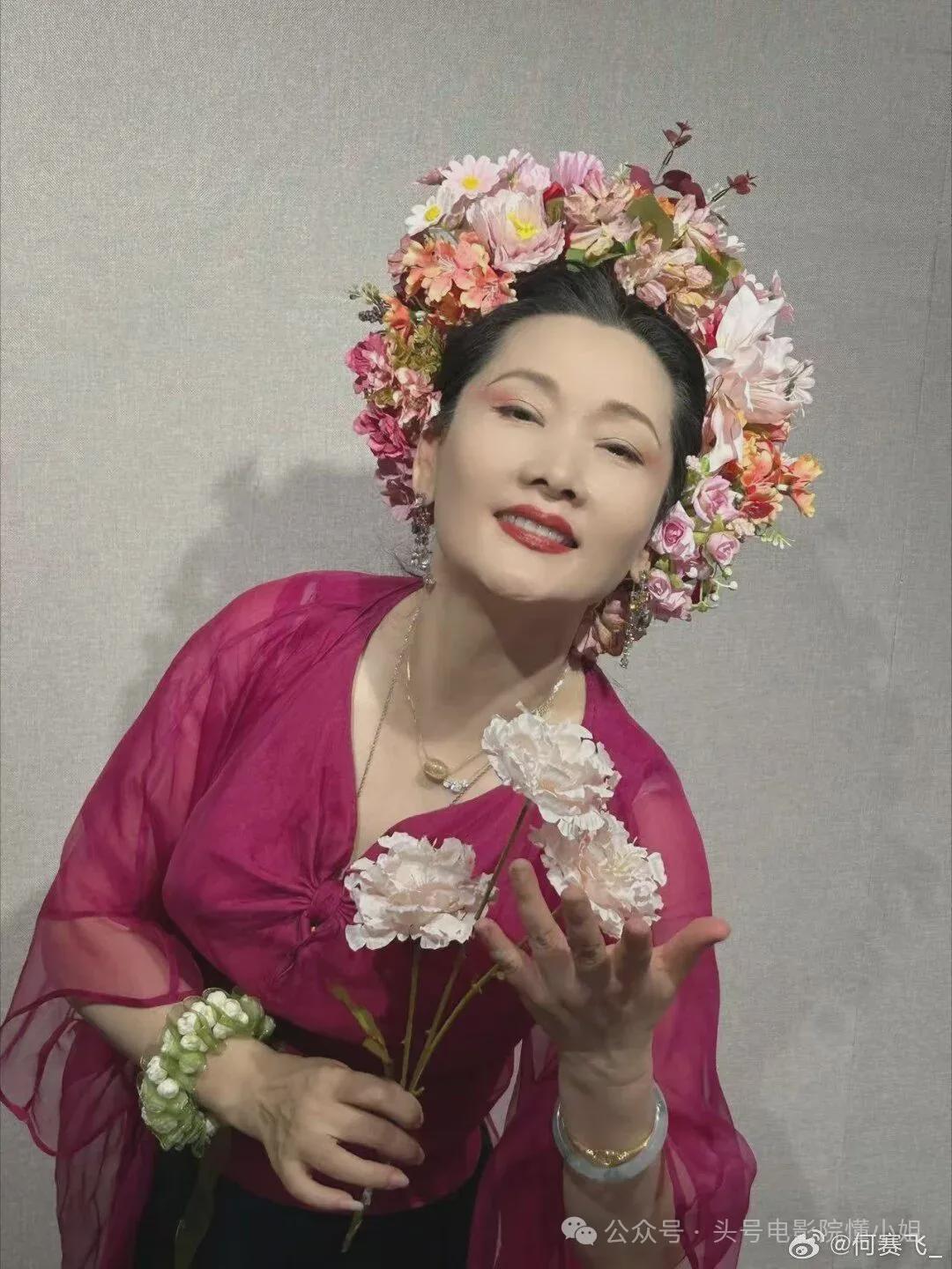 59岁刘嘉玲谈不生娃，何赛飞让传宗接代！评论区炸了，口碑反转