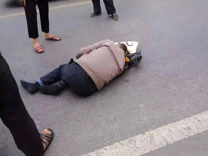 长沙老人摔倒无人扶，家属索赔14万引热议，法院如何判决？