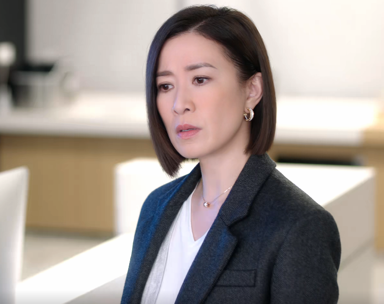 《新闻女王2》首播即登顶，年度港剧爆款再掀热潮