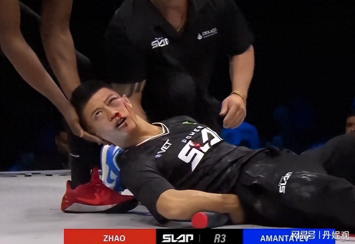 丢人丢大了？赵鸿刚参加扇耳光大赛惨遭KO，被对手扇晕受伤严重