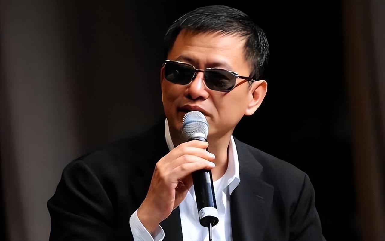 王家卫滤镜破碎背后：影视工业化下的权力失衡与行业困境