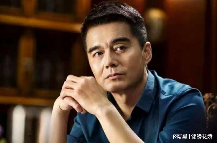 《人民的名义》祁同伟下跪：不是求婚，而是向命运递交的投名状