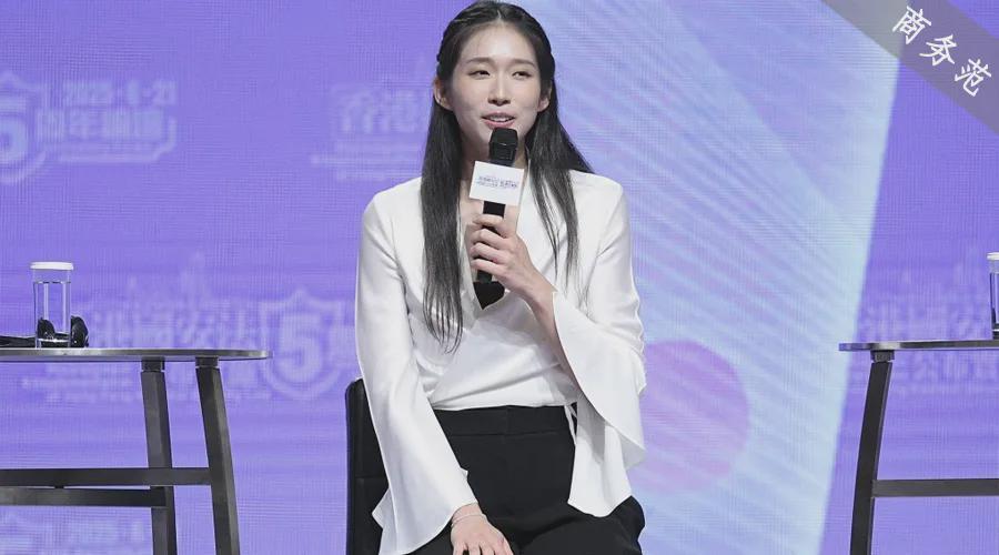 江旻憓两年打进上流圈！霍家兄弟让C位给她，香港中产养女天花板