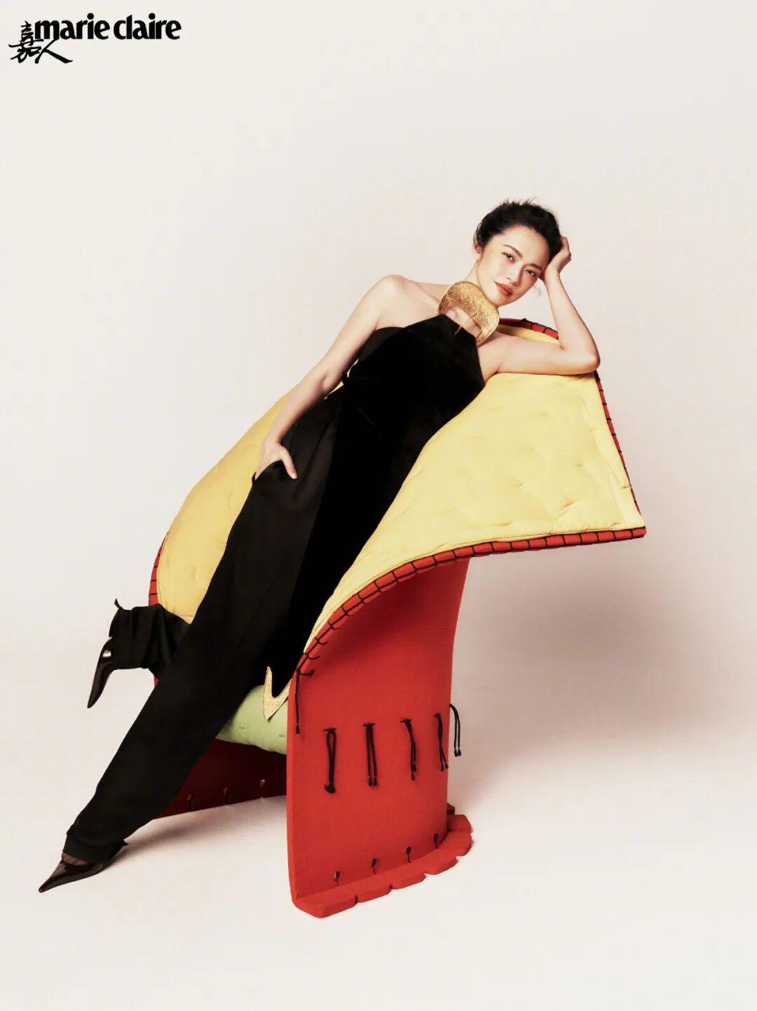 闫妮姚晨同框写真拍摄现场