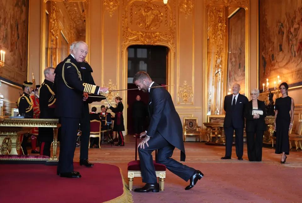 贝克汉姆封爵仪式：布鲁克林缺席未发祝贺，家庭关系引猜测