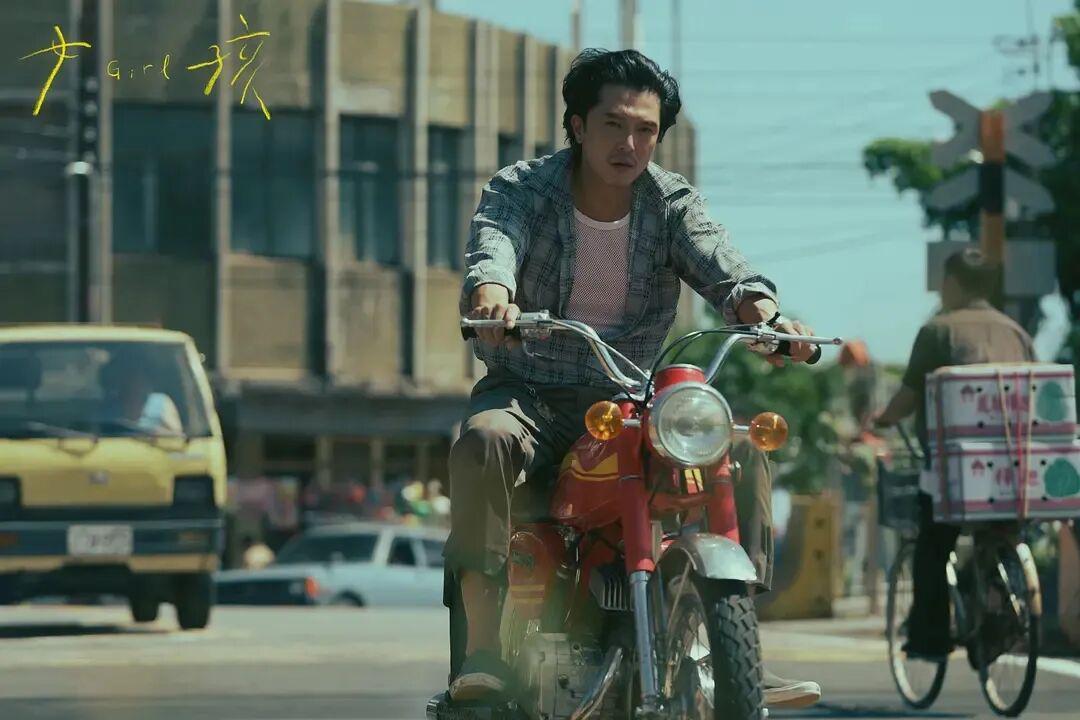 舒淇指导演员工作照