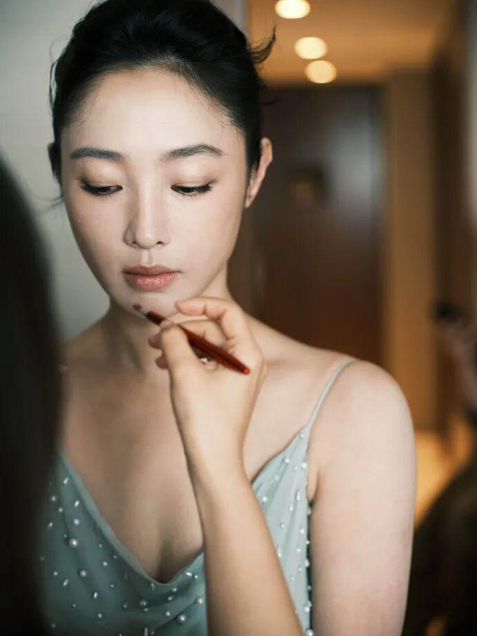 文艺女星人设争议？白百何手撕剧组，金晨黄景瑜恋情真相，阿Sa新恋情曝光