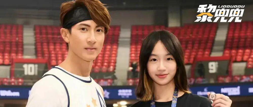 吴尊女儿NeiNei疑似恋爱，15岁少女成长蜕变引关注