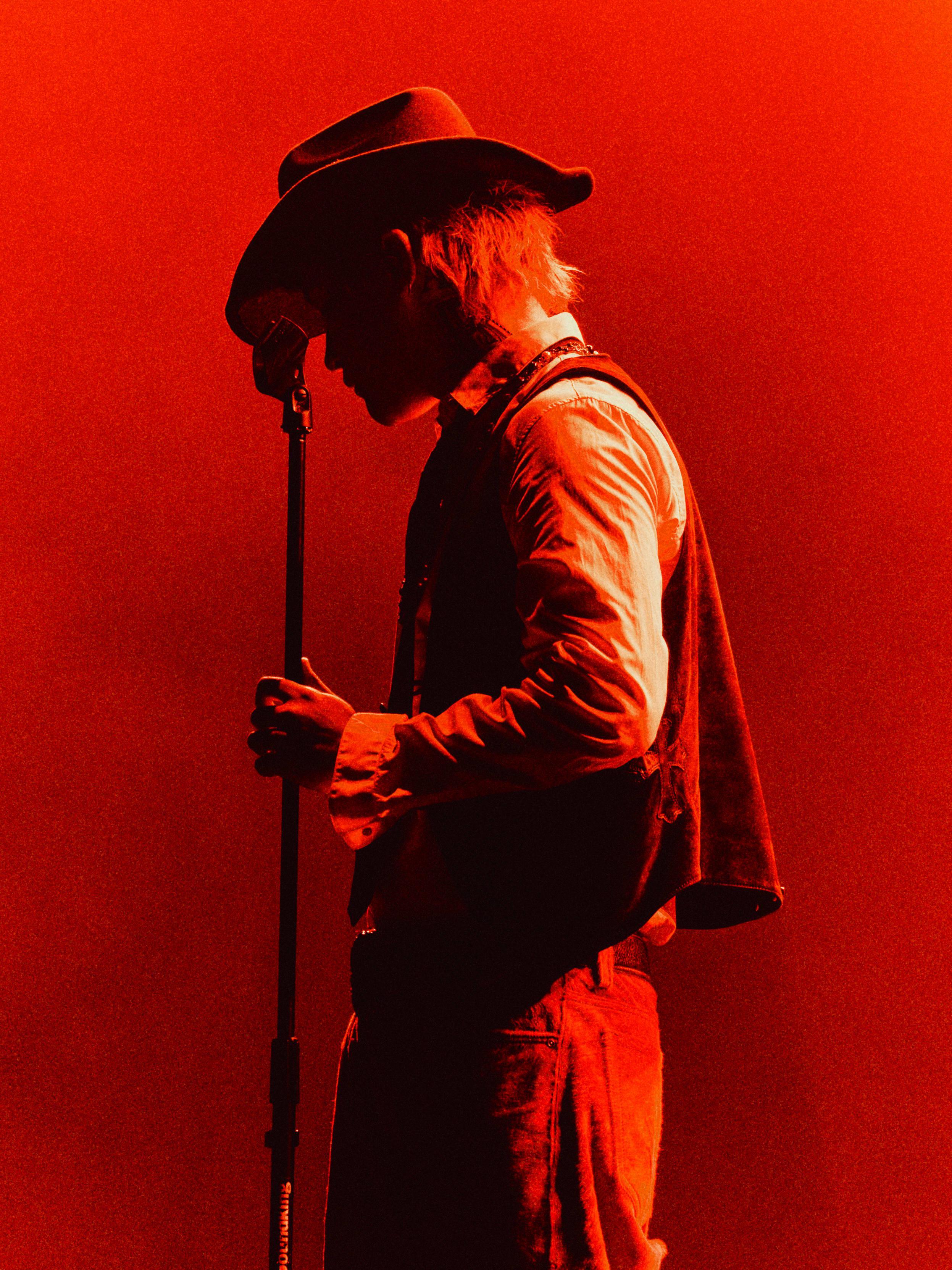 国际制作人公开点名！Rapper罗言版权纠纷引热议