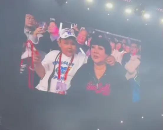 郭汾阳要养废了！看岳云鹏演唱会，眼神发痴手不老实一个劲亲王惠