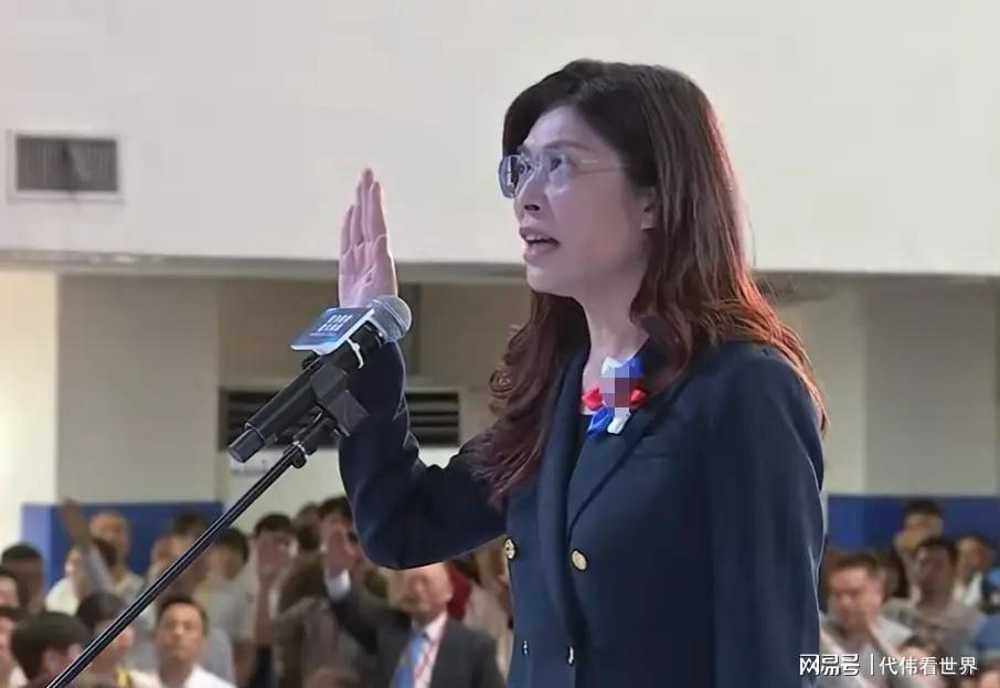 郑丽文就职仪式,卢秀燕等人缺席