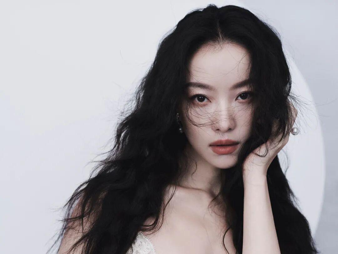 四字花被关系户黏上？倪妮被爆抢戏？王传君针对王家卫？李茂利用妻子？姨太问答