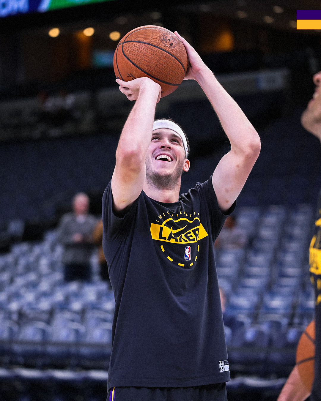 东契奇狂轰44分12板6助，湖人117-112险胜灰熊迎NBA杯开门红