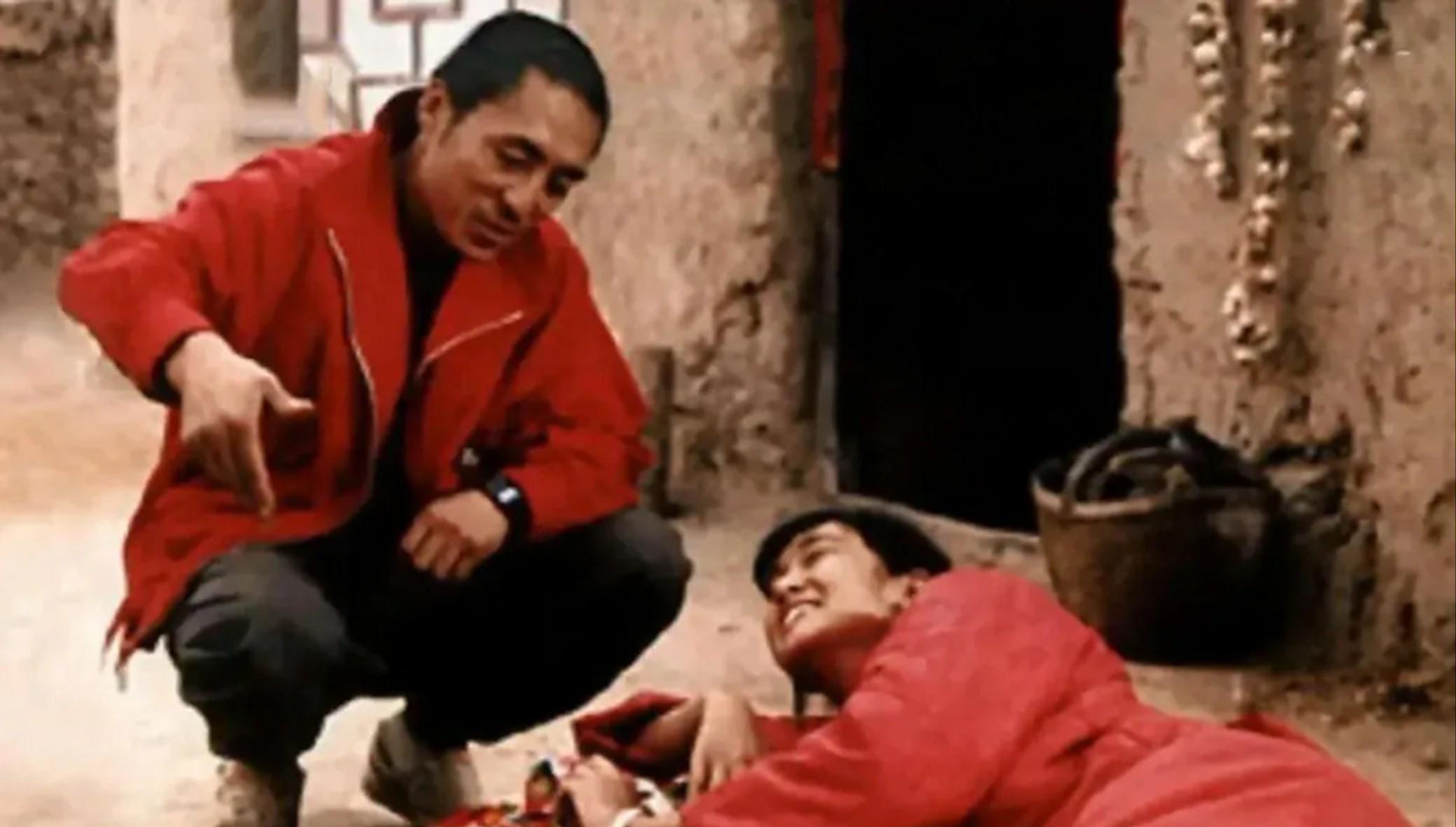 陈婷与三个子女生活照