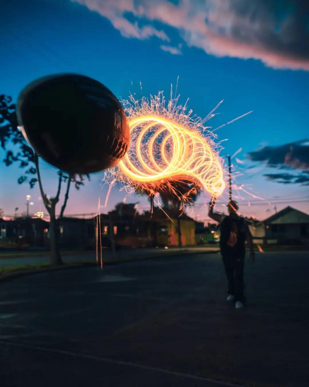 5毛钱道具拍出震撼特效？鬼才摄影师低成本创意拍摄全解析