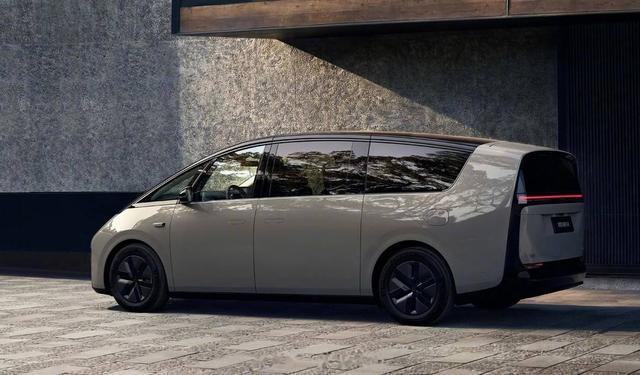 理想MEGA召回成本17.64亿创纪录，主动担责引领行业安全新风向