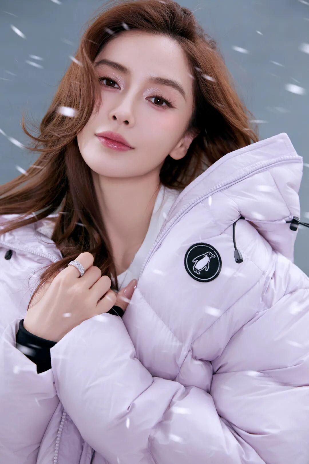 明星动态揭秘：离婚风波、事业起伏与新星崛起