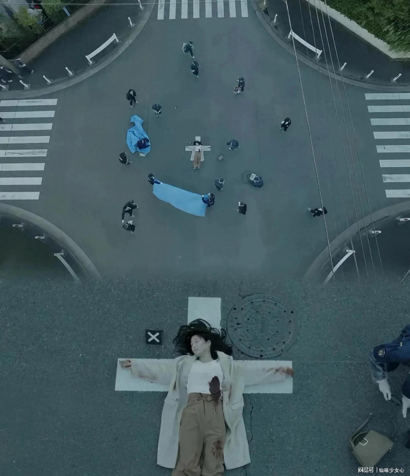 爆炸头天才推理神作：两集一案，悬疑与治愈的完美融合