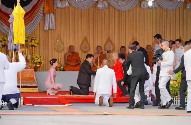 泰国国王北京跪拜高僧：中泰佛缘背后的文化深意