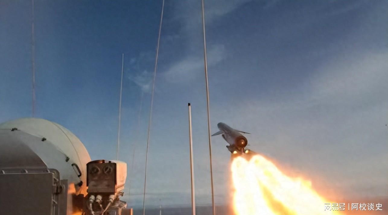 俄军苏梅州发射锆石导弹：1000万天价武器或锁定北约将领