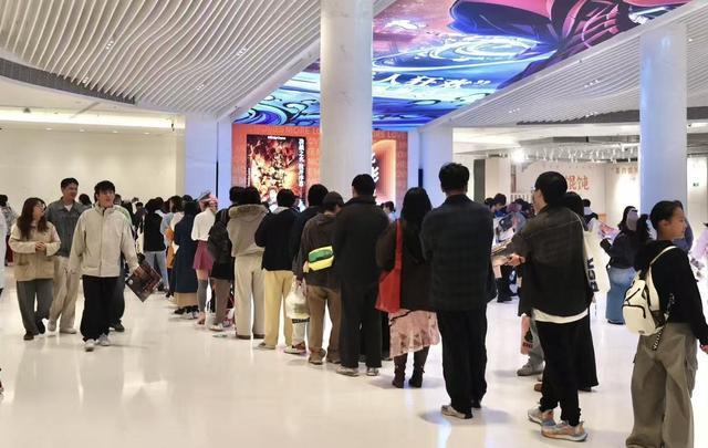 《鬼灭之刃：无限城篇》内地首映爆火，1.8亿预售刷新进口动画纪录